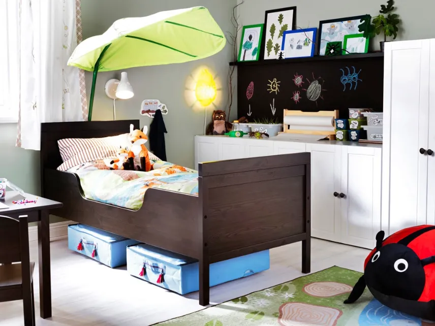 Cameretta Ikea con letto allungabile Sundvik