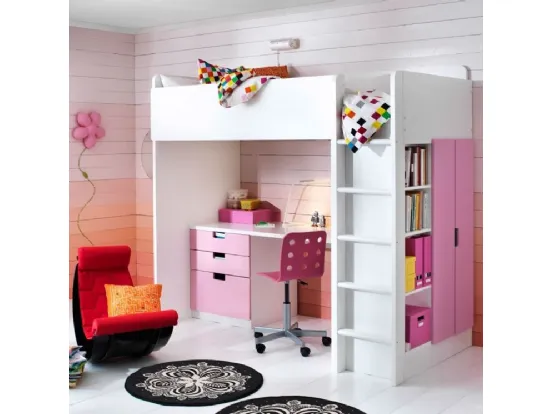 Una composizione STUVA IKEA, colorata e funzionale