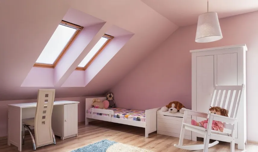Cameretta in mansarda per bambina