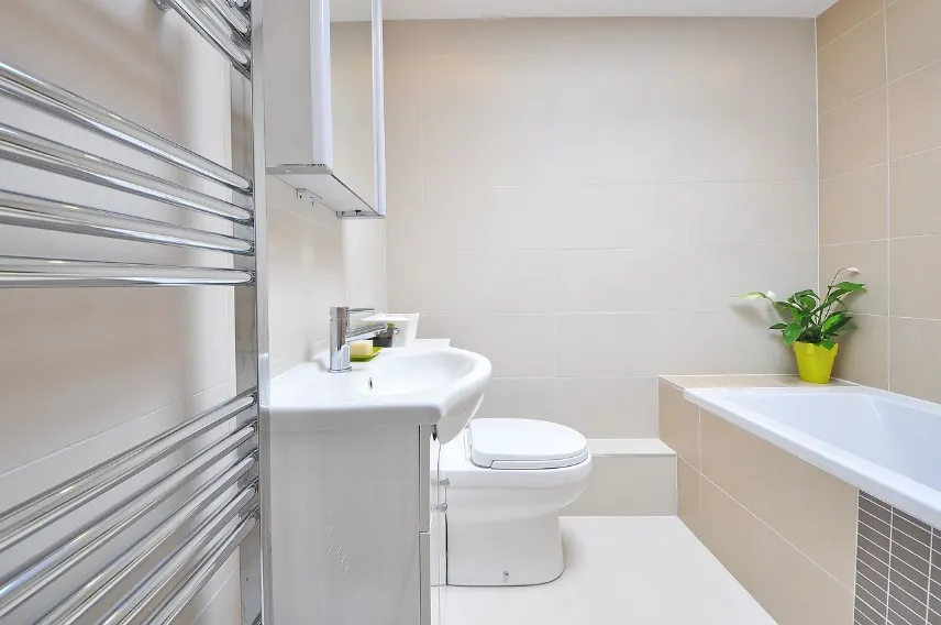 Sanitari e rubinetteria per il bagno della cameretta